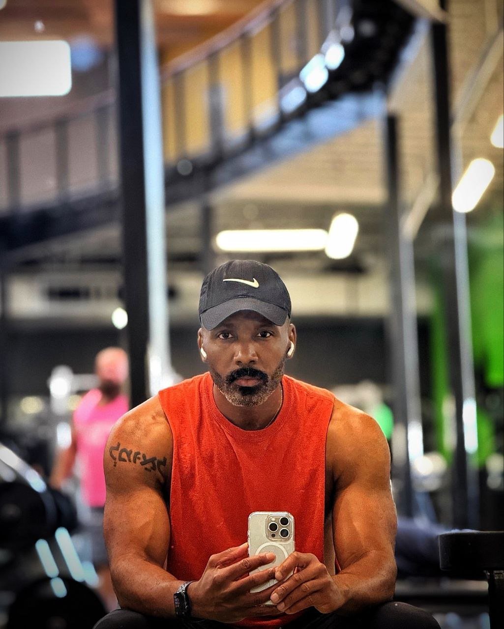 BLACK MALE   PICTURES  : 106  VIDEOS : 41